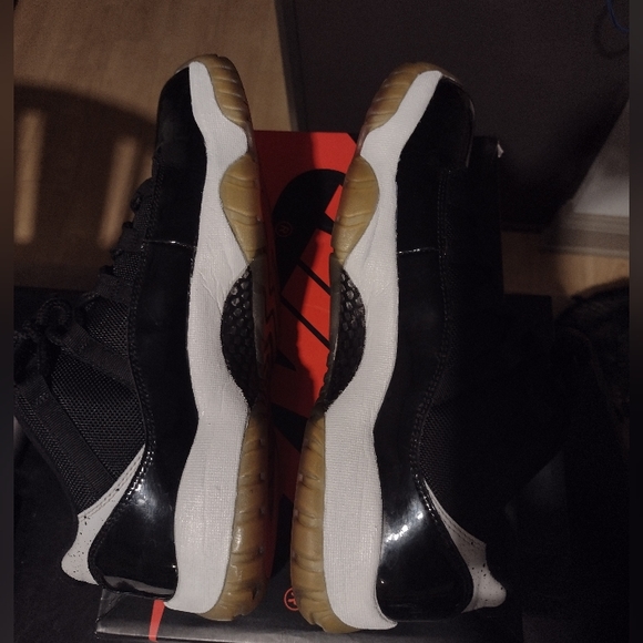 Jordan 11 Low Infrared - Picture 3 of 6